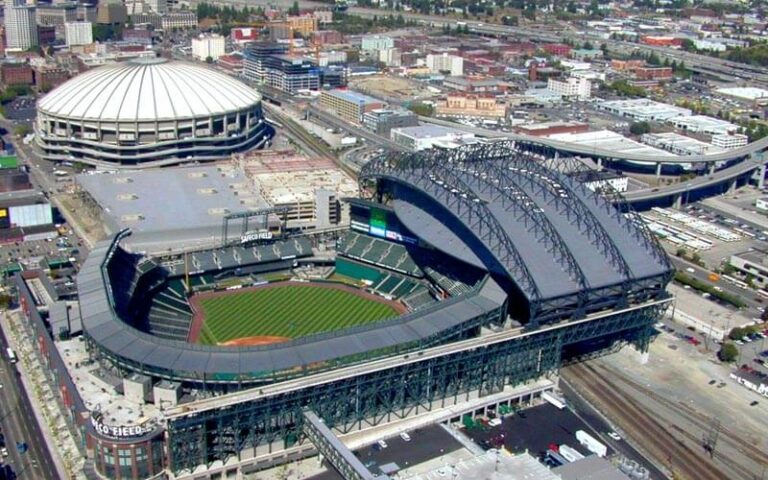 意甲颁奖典,因扎吉荣获,年度最佳教,MANBETX万博赞助,体育赞助平台,赛事合作资讯,足球赛事赞助,品牌合作信息