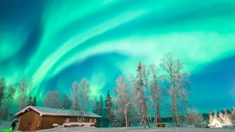 “内幕曝光：凯恩若离队，皇马与巴萨成其顶级豪门心仪选择！”